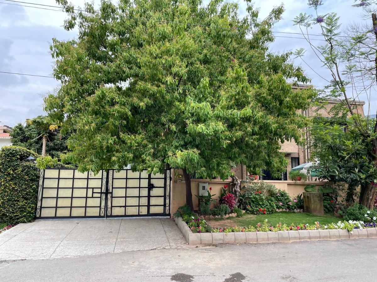 Riviera Courtyard Guest House Islamabad Bagian luar foto