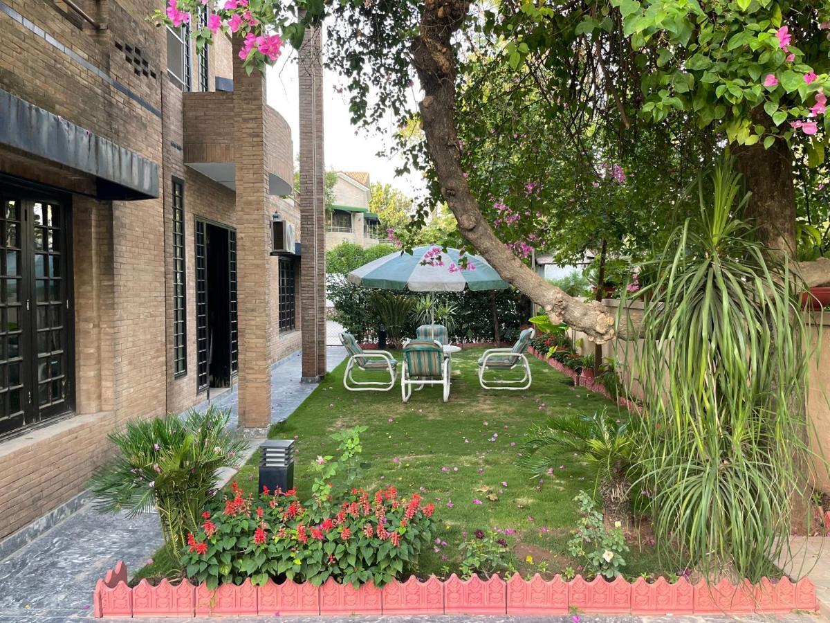 Riviera Courtyard Guest House Islamabad Bagian luar foto
