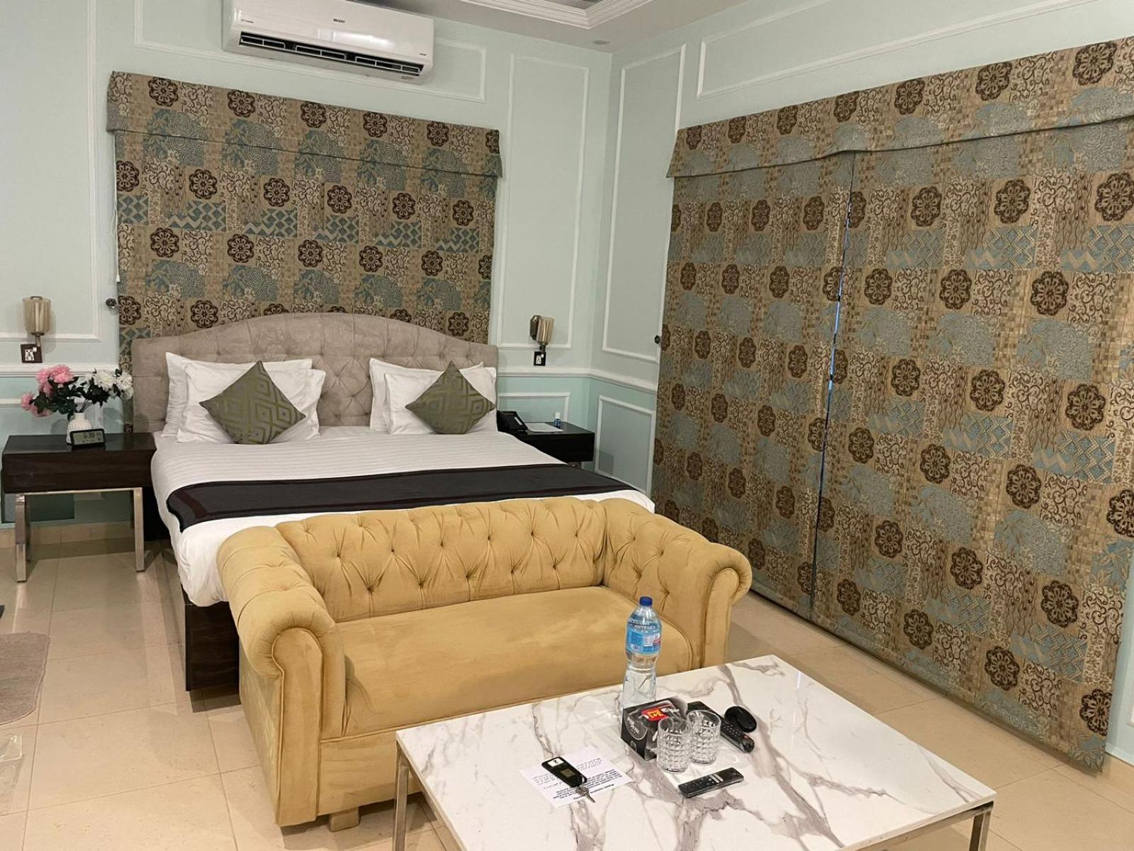 Riviera Courtyard Guest House Islamabad Bagian luar foto
